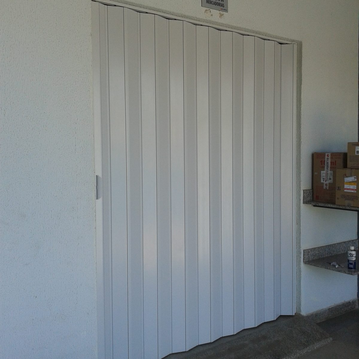 Portas Sanfonadas de PVC – Fabricação Persianas Cortinas Sob Medida ...